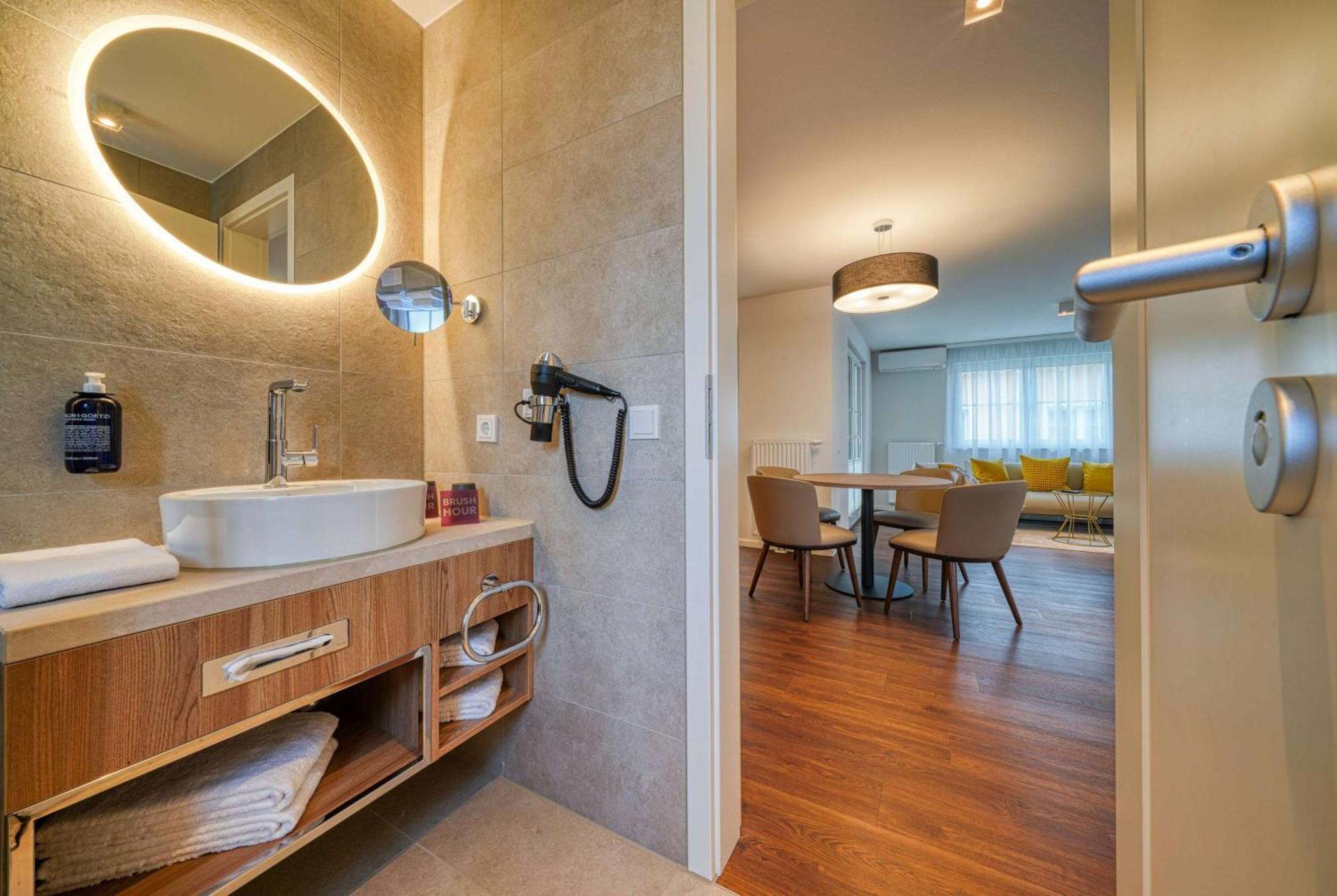 Fourside Hotel Ringsheim, Trademark Collection By Wyndham ภายนอก รูปภาพ