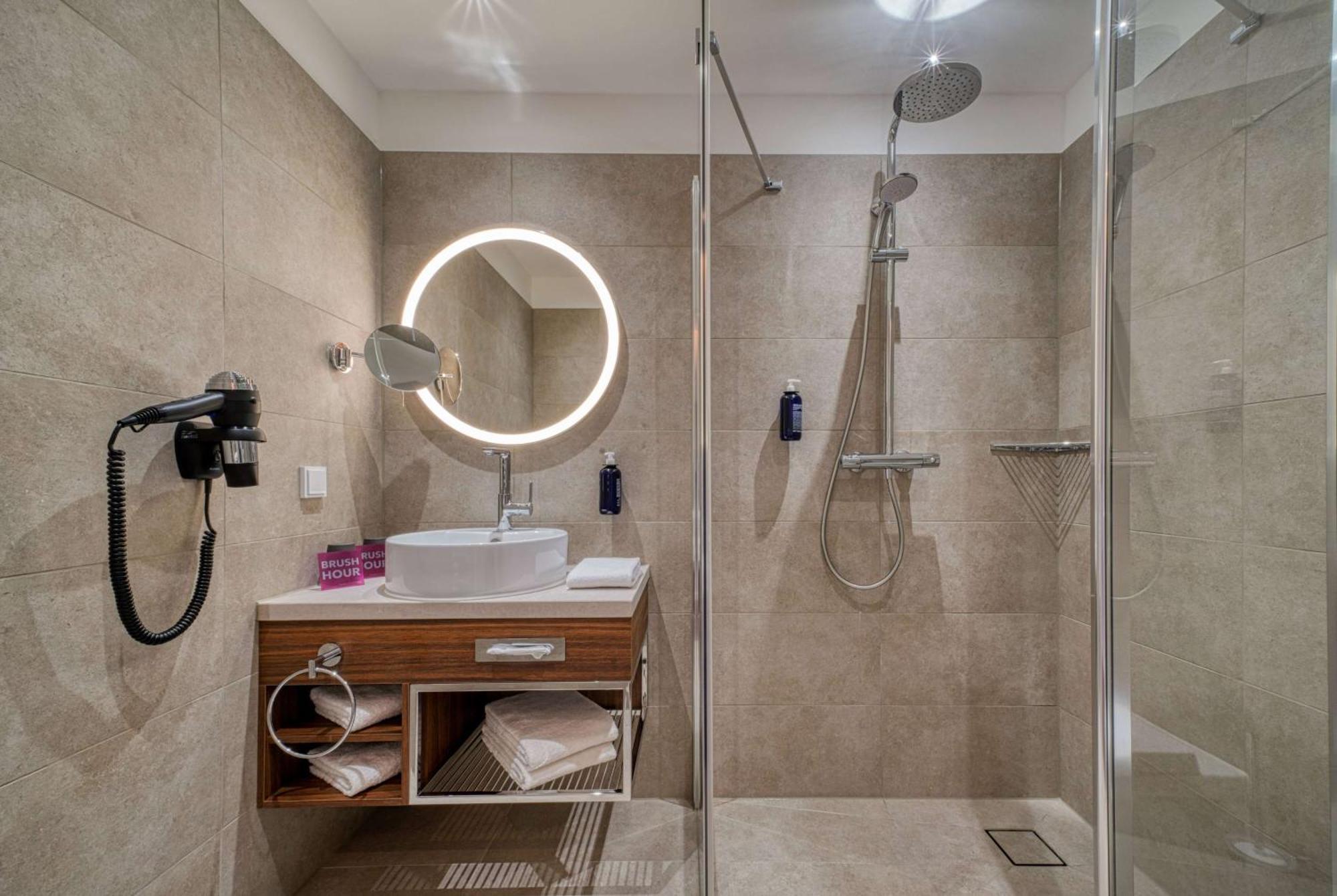 Fourside Hotel Ringsheim, Trademark Collection By Wyndham ภายนอก รูปภาพ